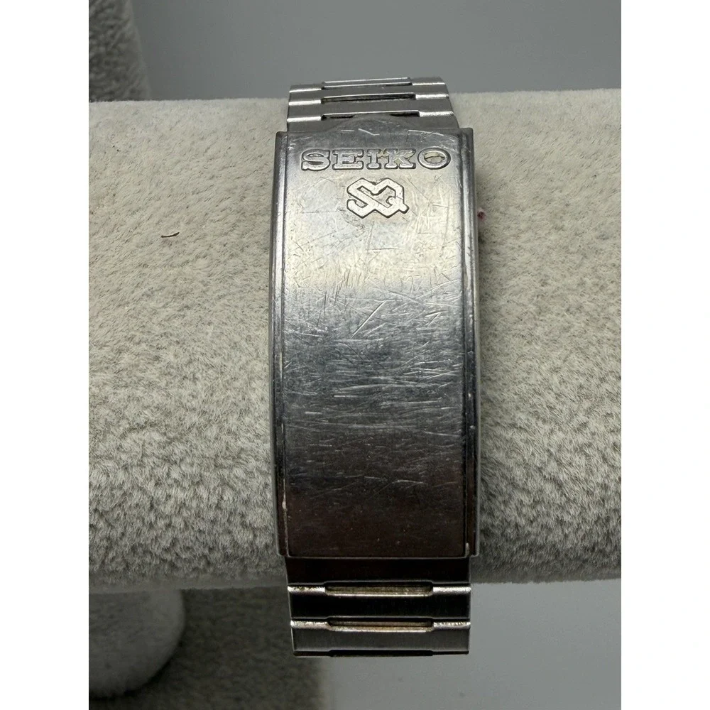 Seiko A359-4010‎ New Battery Digital LCD Mens Watch 34MM 7.75